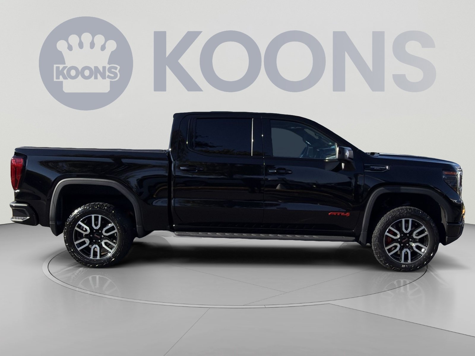 Used 2024 GMC Sierra 1500 AT4 w/ Technology Package AWD/4WD image 8