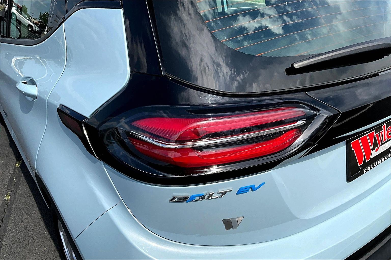 Used 2022 Chevrolet Bolt LT FWD image 23