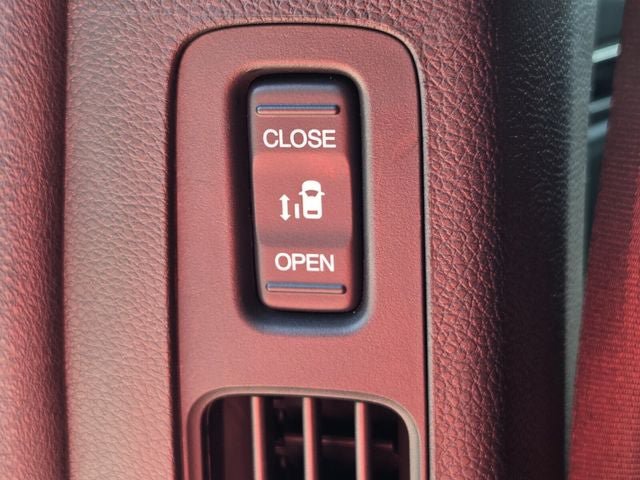Certified 2025 Honda Odyssey Touring image 18