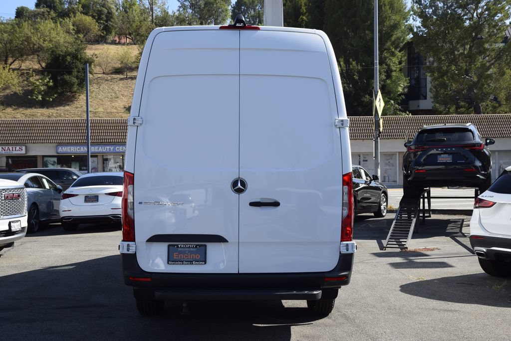 Used 2024 Mercedes-Benz eSprinter 170 Cargo image 6