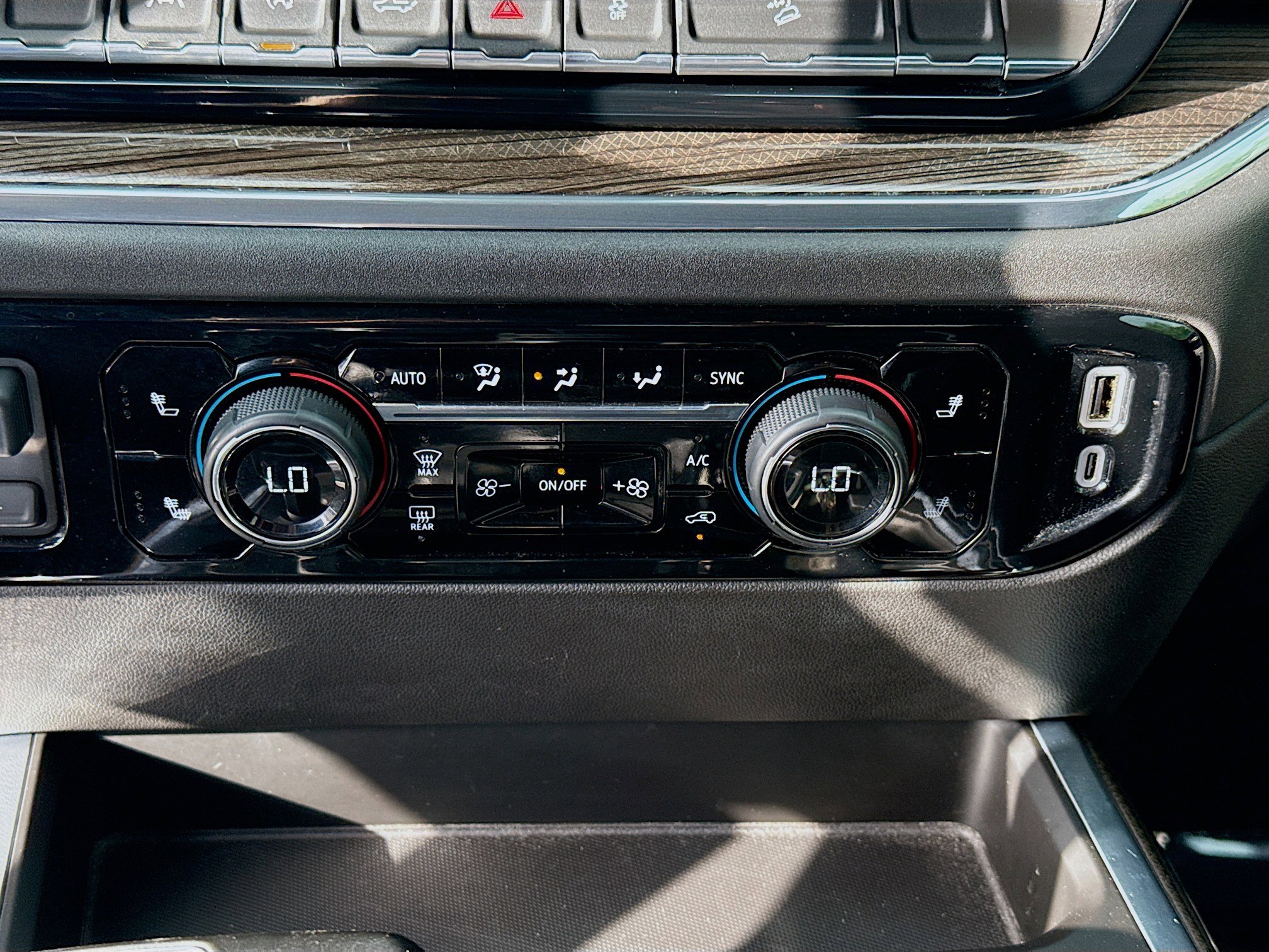 Used 2023 Chevrolet Silverado 1500 RST w/ Z71 Off-Road Package image 15