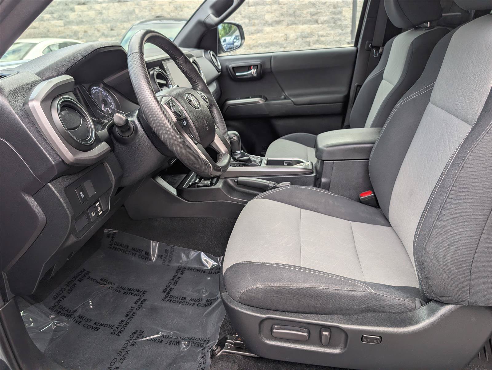 Used 2021 Toyota Tacoma TRD Sport w/ Technology Package AWD/4WD image 15