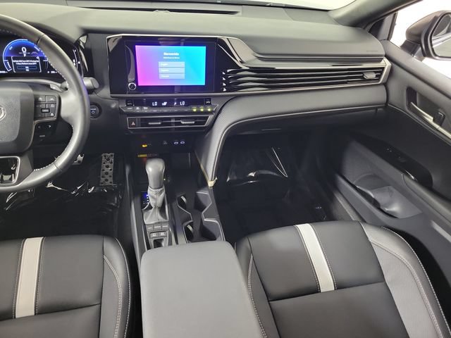 Used 2026 Toyota Camry SE FWD image 17