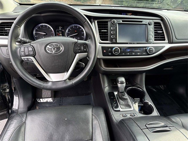 Used 2016 Toyota Highlander Limited image 18