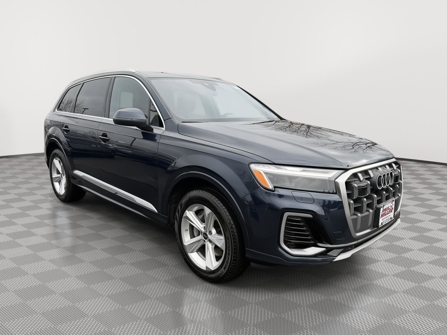 Used 2025 Audi Q7 3.0T Premium image 3