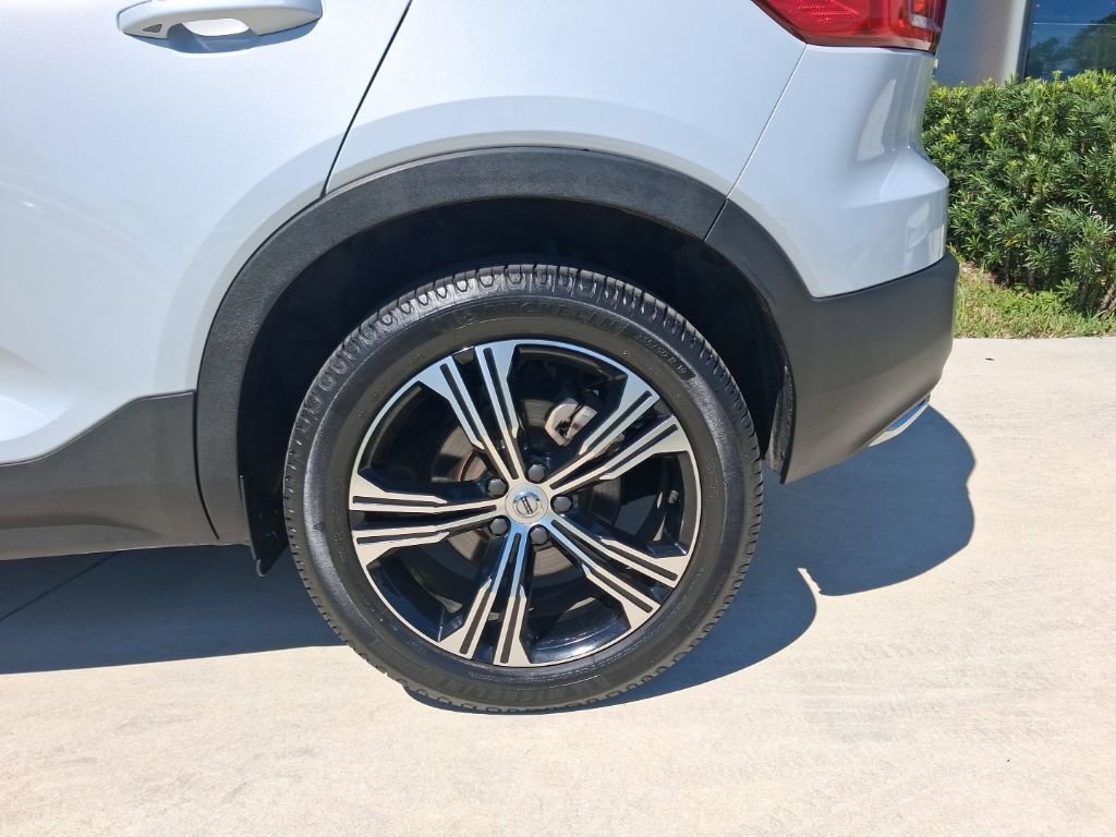 Used 2020 Volvo XC40 T5 Inscription image 4