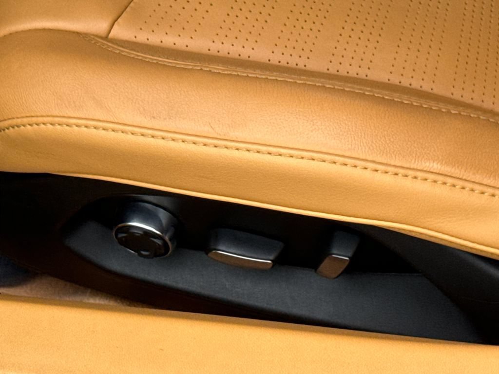 Used 2022 Chevrolet Corvette Stingray Premium Conv w/ Z51 Performance Package RWD image 26