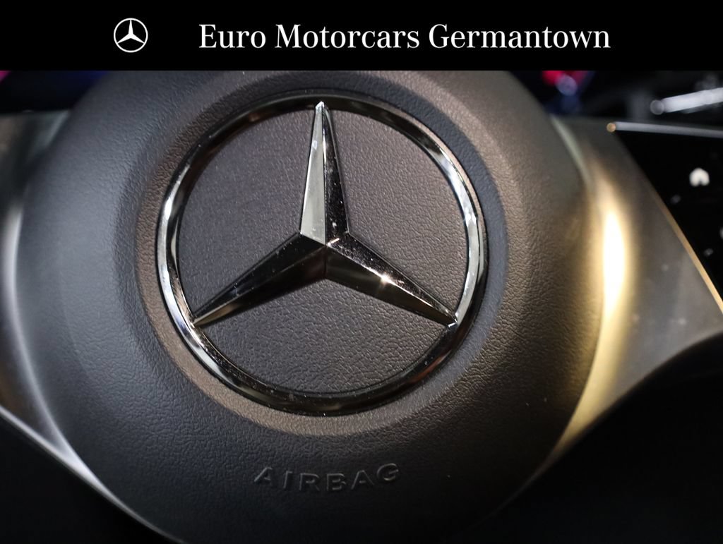 Used 2024 Mercedes-Benz GLC 300 4MATIC image 17