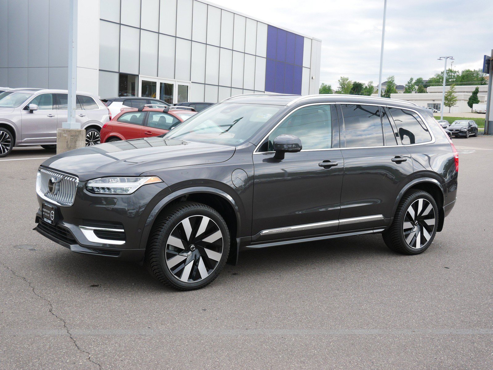 Certified 2023 Volvo XC90 T8 Ultimate w/ Protection Package Premier AWD/4WD image 3