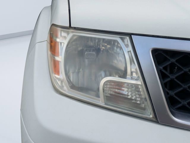 Used 2017 Nissan Frontier Desert Runner RWD image 9