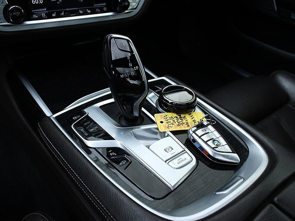 Used 2016 BMW 740i RWD image 11