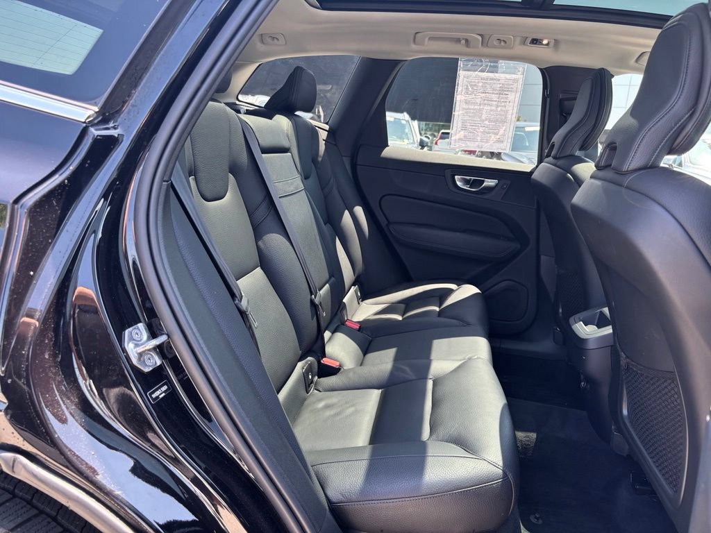 Used 2020 Volvo XC60 T5 Momentum w/ Protection Package AWD/4WD image 23