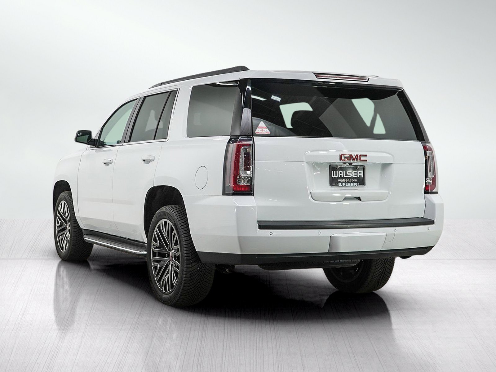 Used 2019 GMC Yukon SLE w/ SLE Value Package AWD/4WD image 3