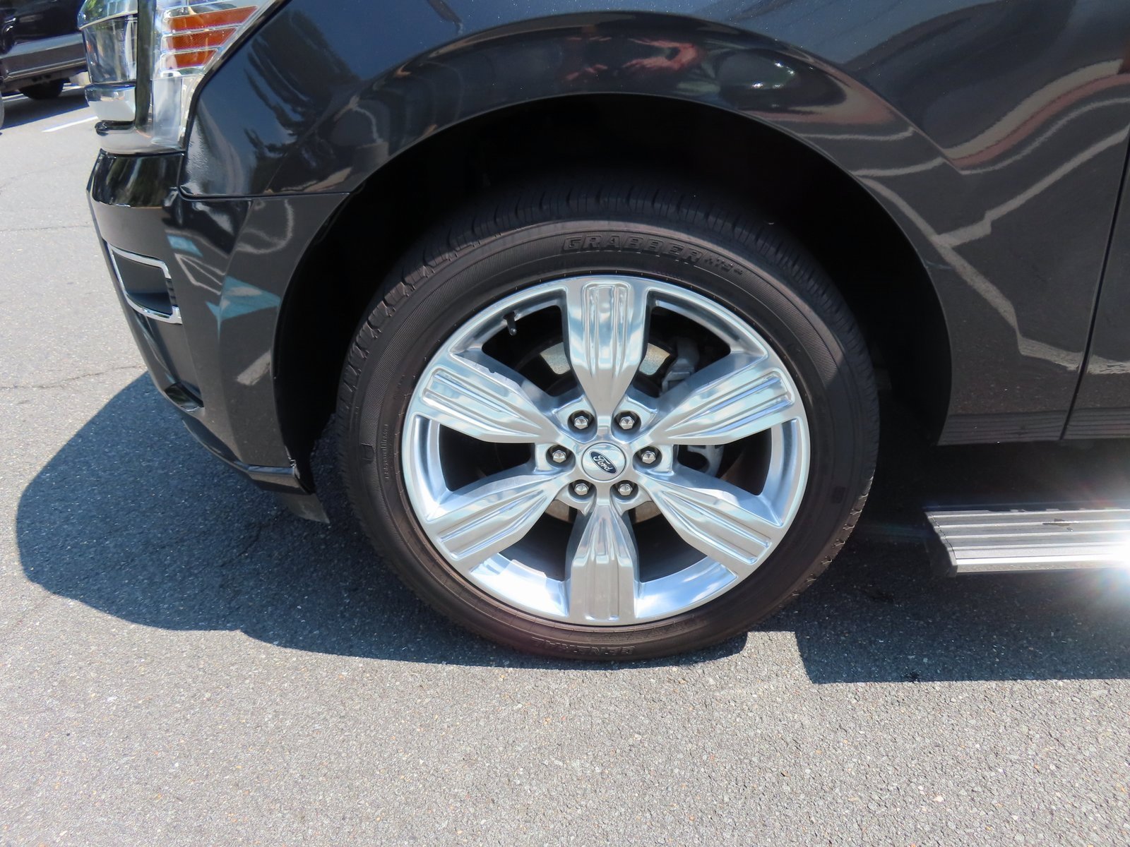 Used 2023 Ford Expedition Platinum image 12