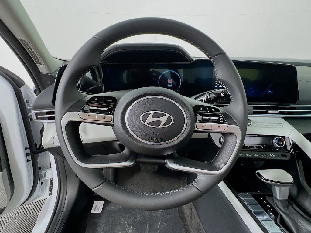 New 2025 Hyundai Elantra Limited image 10
