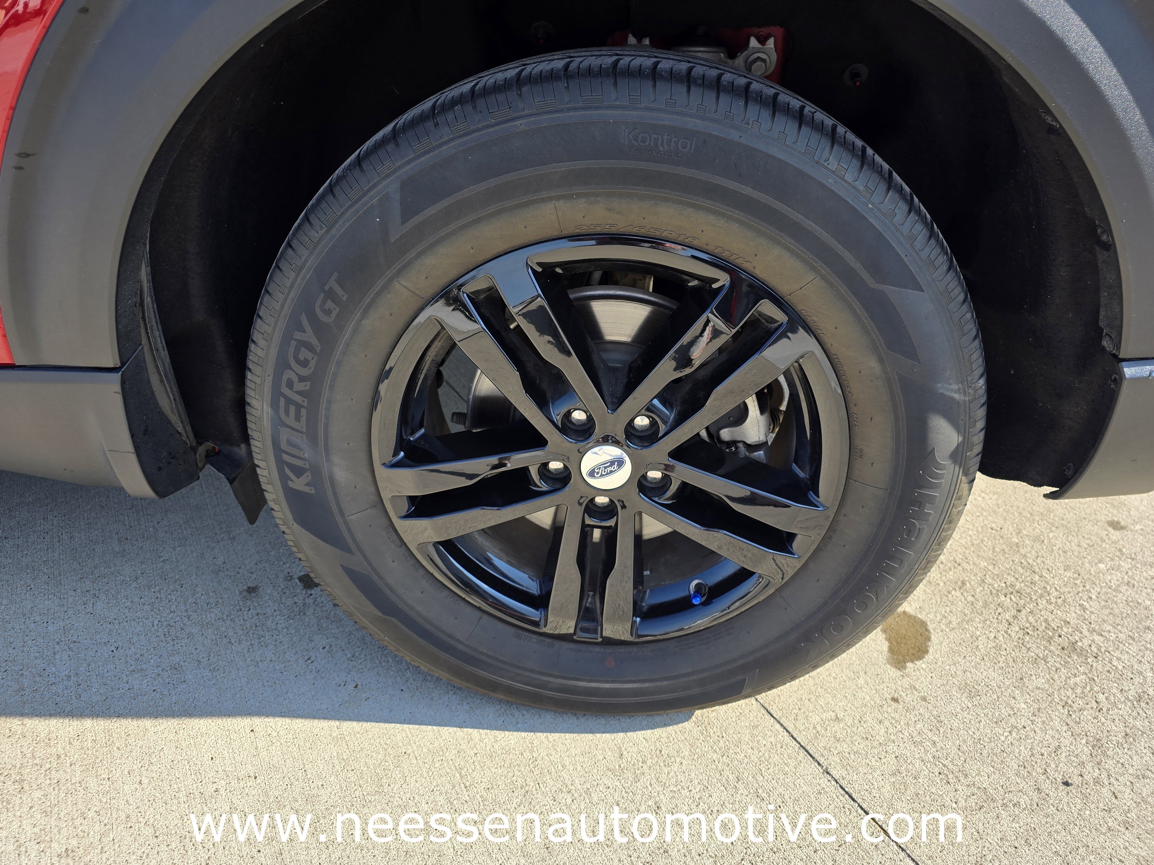 Used 2022 Ford Explorer XLT image 37