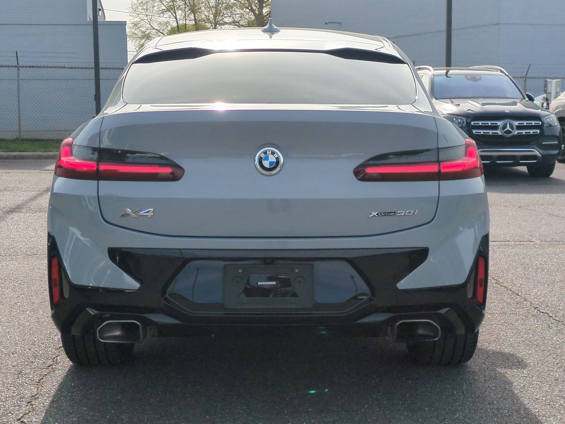 Used 2023 BMW X4 xDrive30i w/ M Sport Package image 6