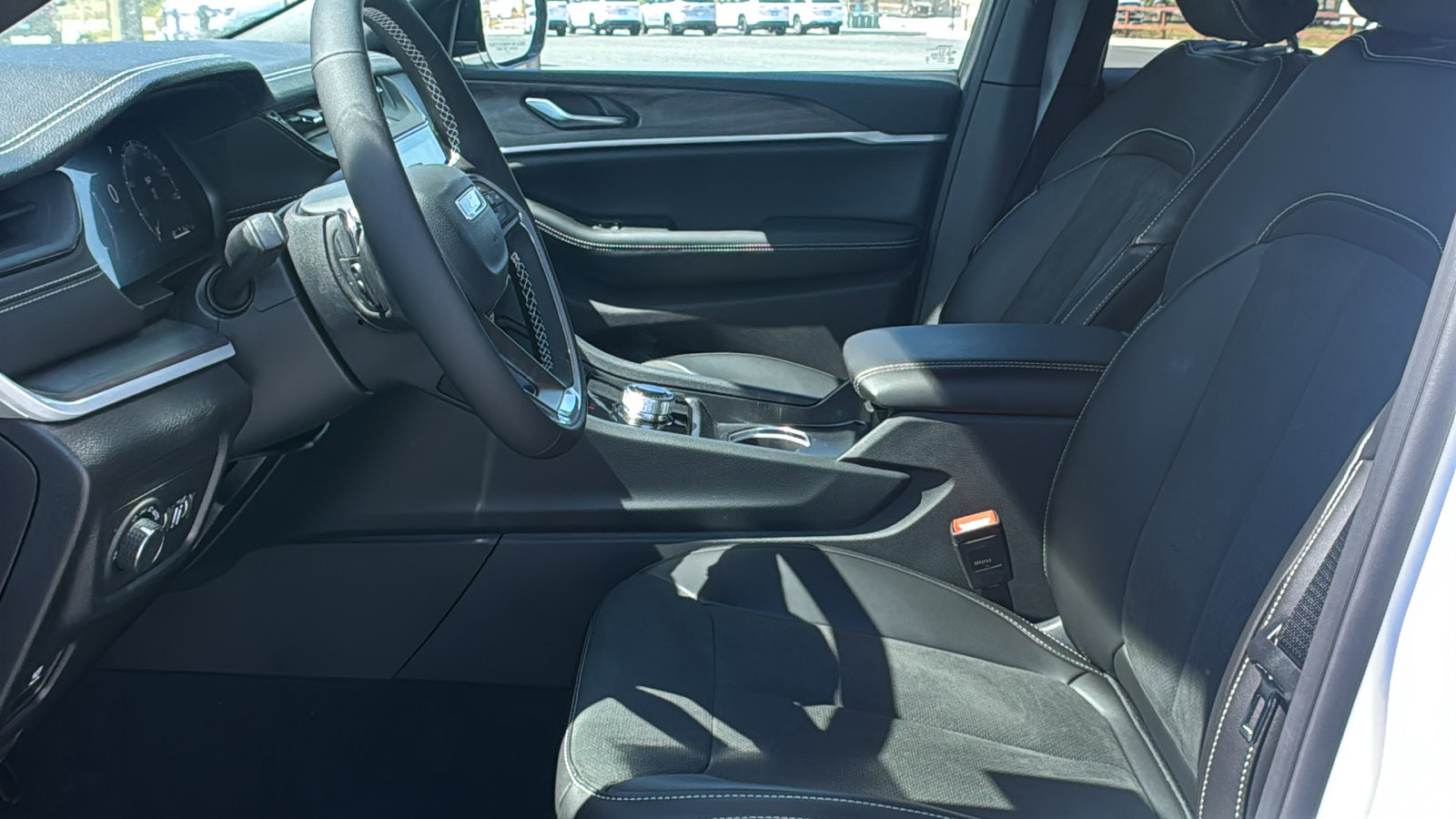 New 2026 Jeep Grand Cherokee Altitude RWD image 19
