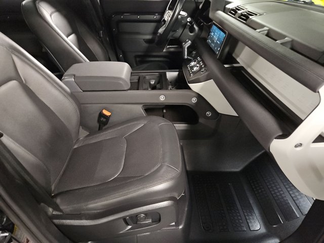 Used 2023 Land Rover Defender 110 SE AWD/4WD image 21