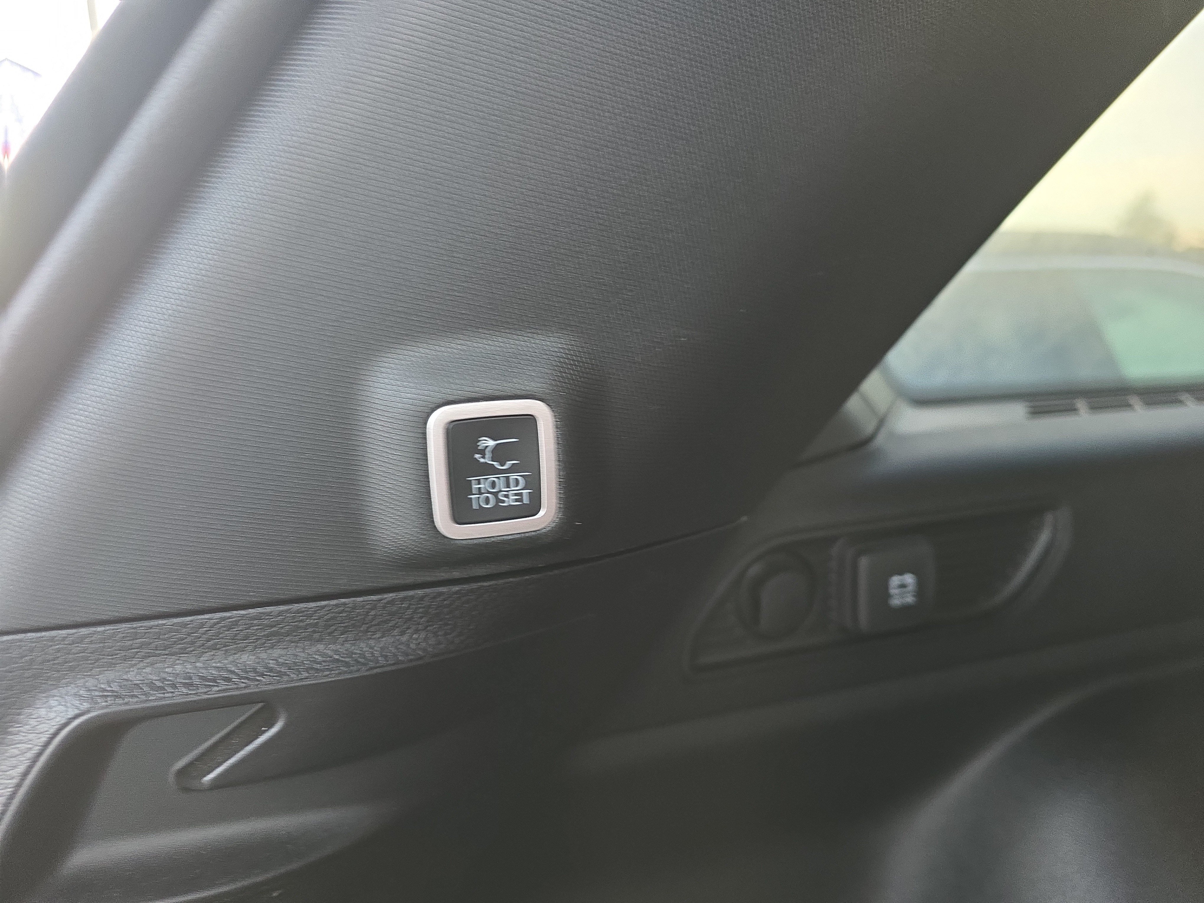 Used 2023 Jeep Grand Cherokee Limited AWD/4WD image 6