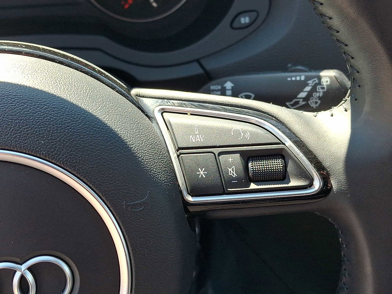 Used 2018 Audi Q3 2.0T Premium Plus w/ Premium Plus Package image 18