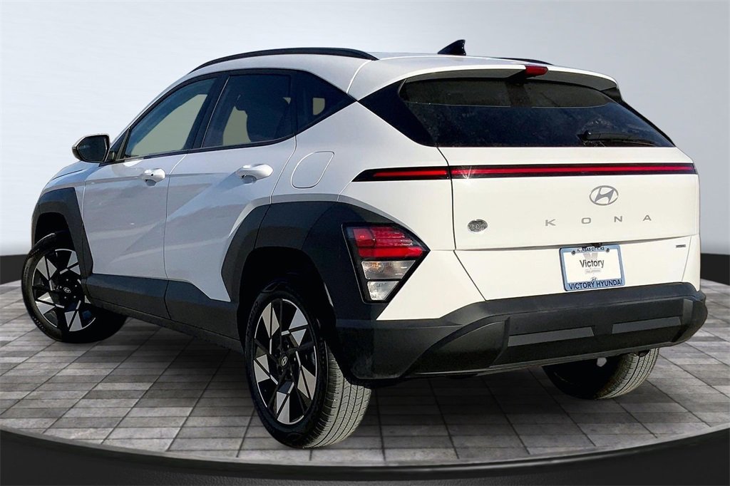 Used 2025 Hyundai Kona SEL image 7
