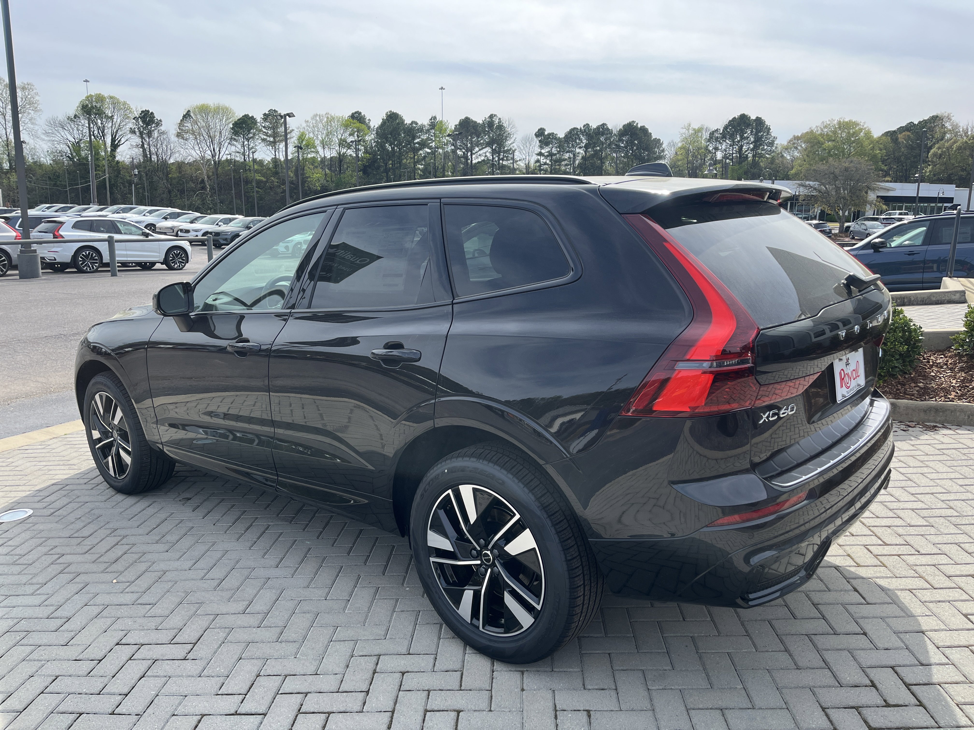 New 2026 Volvo XC60 B5 Core w/ Protection Package Premier image 3
