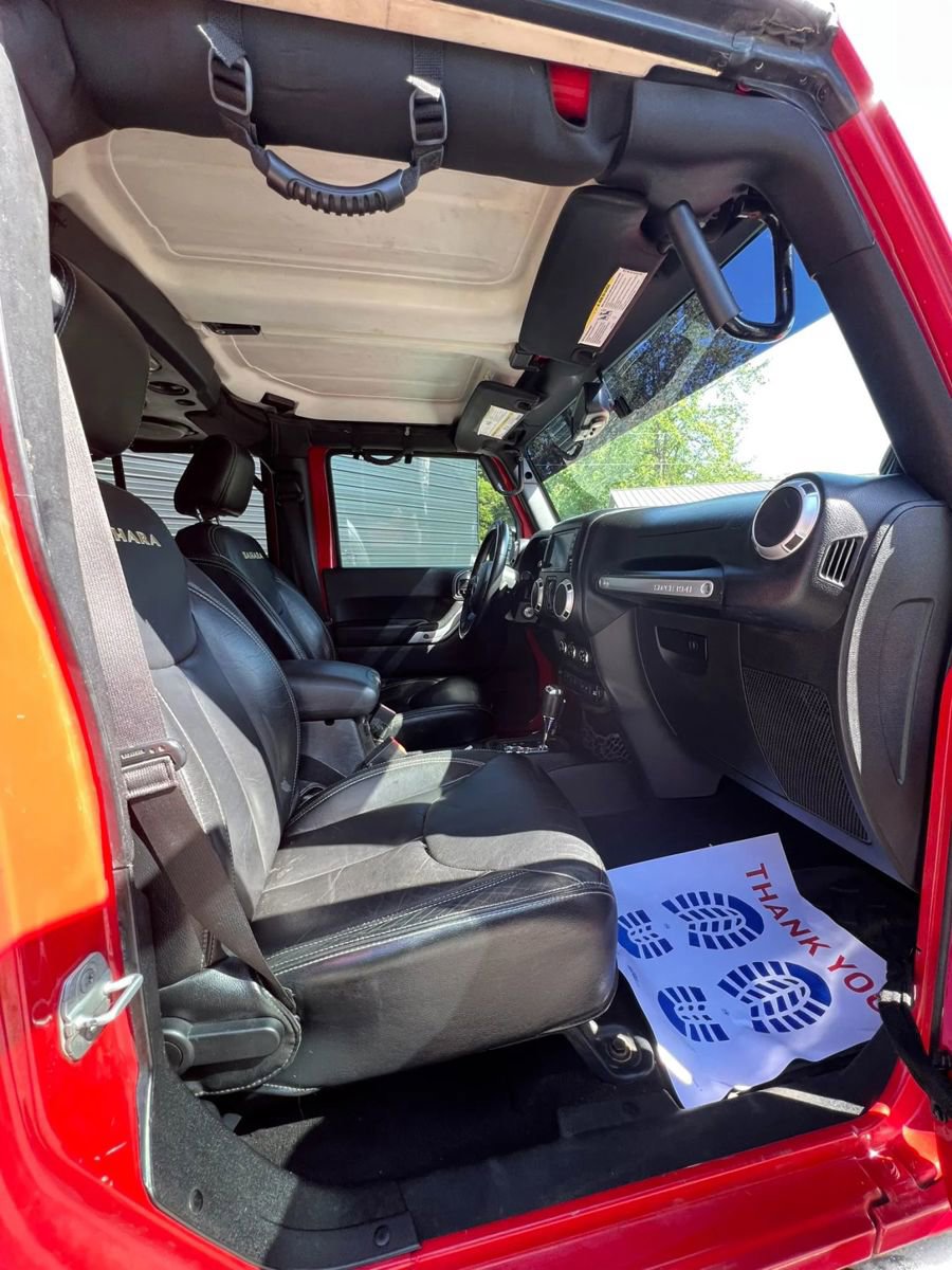 Used 2013 Jeep Wrangler Unlimited Sahara w/ Dual Top Group AWD/4WD image 13