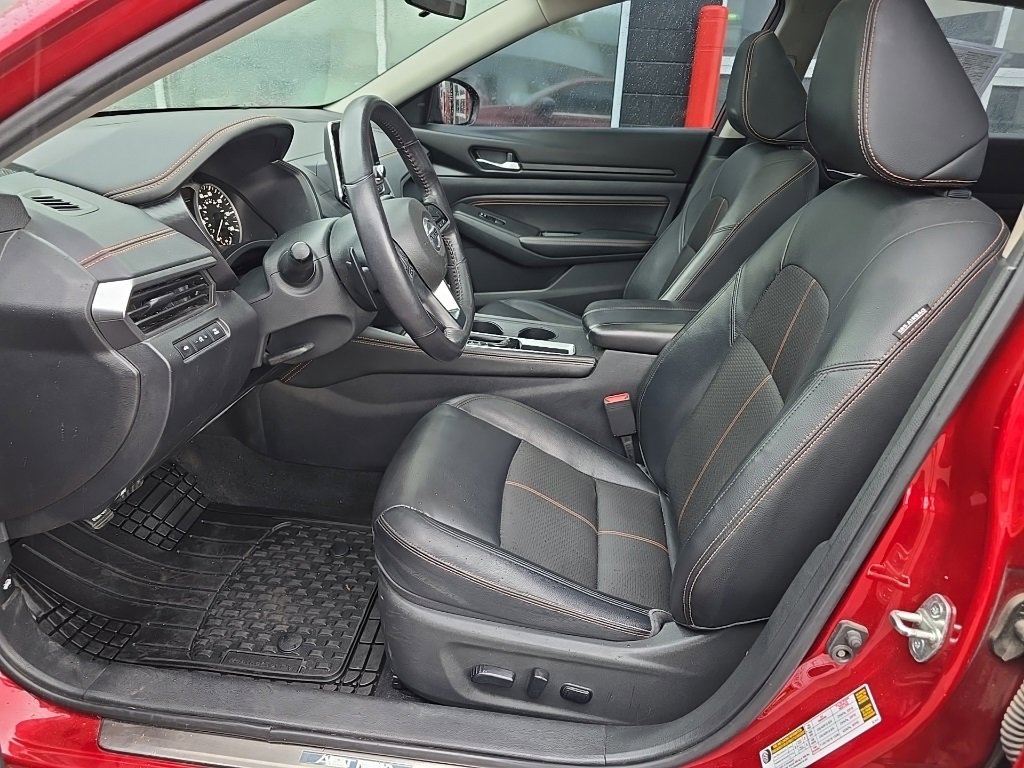 Used 2019 Nissan Altima 2.5 SR w/ SR Premium Package image 12