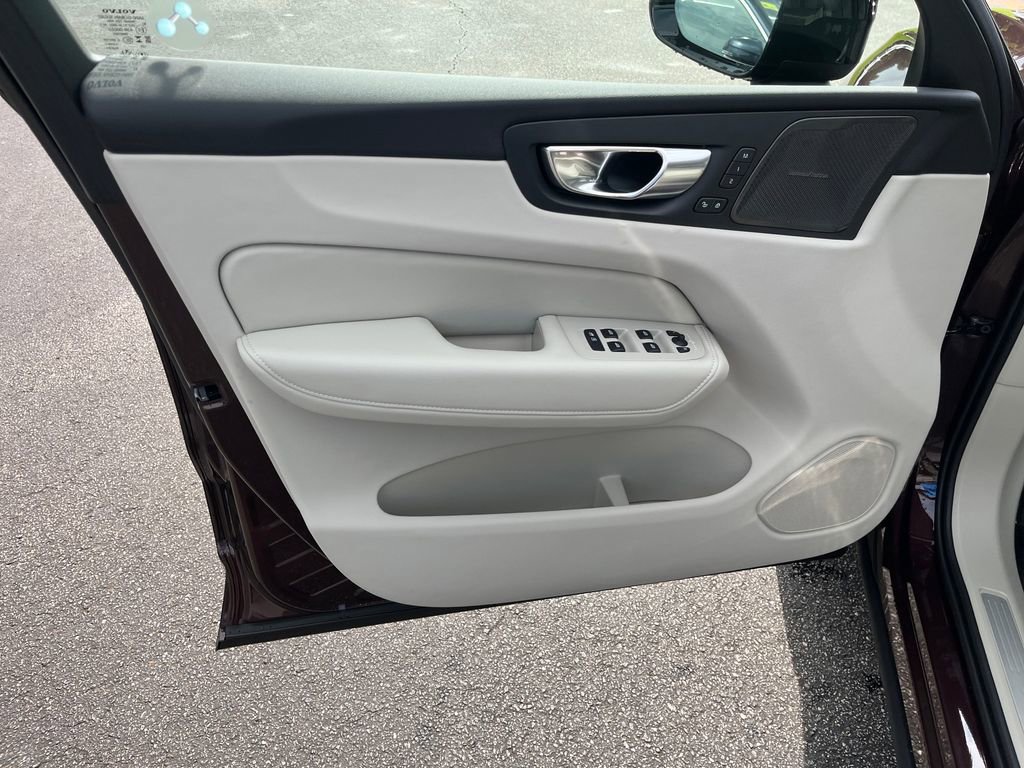 New 2026 Volvo XC60 B5 Ultra w/ Protection Package Premier image 12