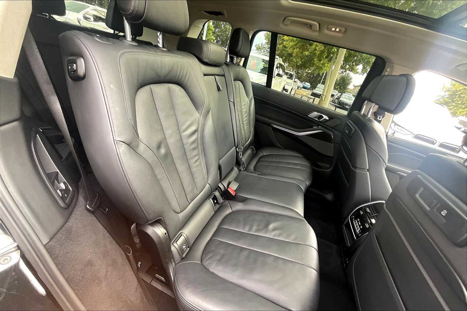 Used 2020 BMW X7 xDrive40i w/ Premium Package image 30
