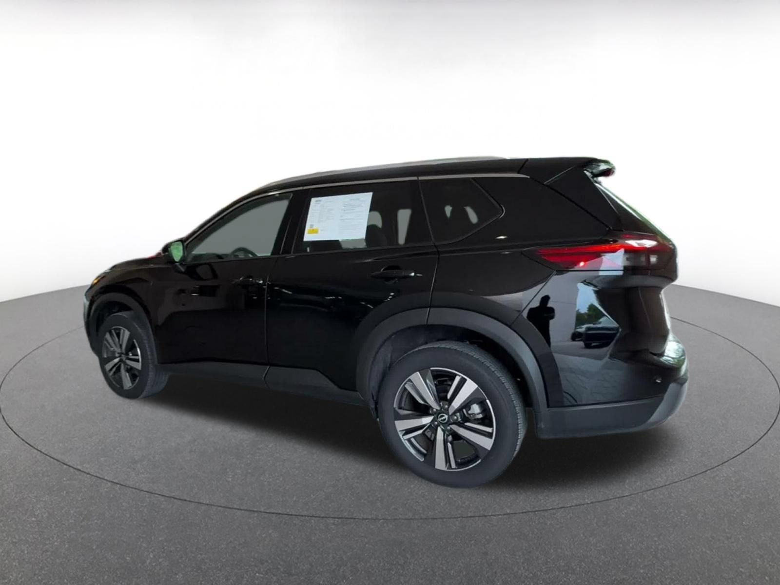 Used 2026 Nissan Rogue SL FWD image 9