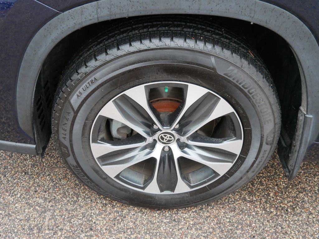 Used 2021 Toyota Highlander XLE image 21