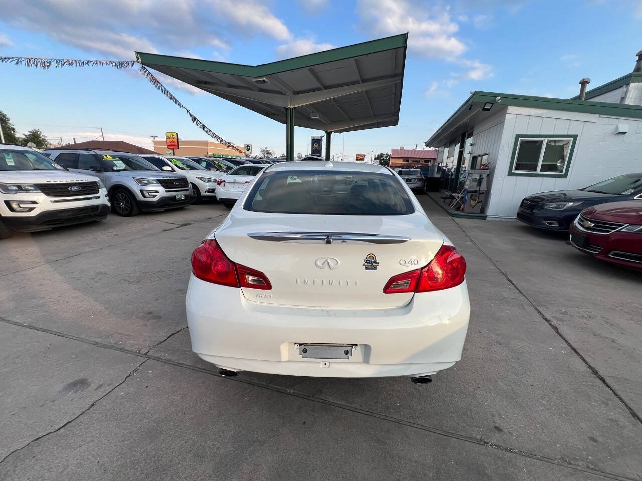 Used 2015 INFINITI Q40 AWD w/ Navigation Package image 4
