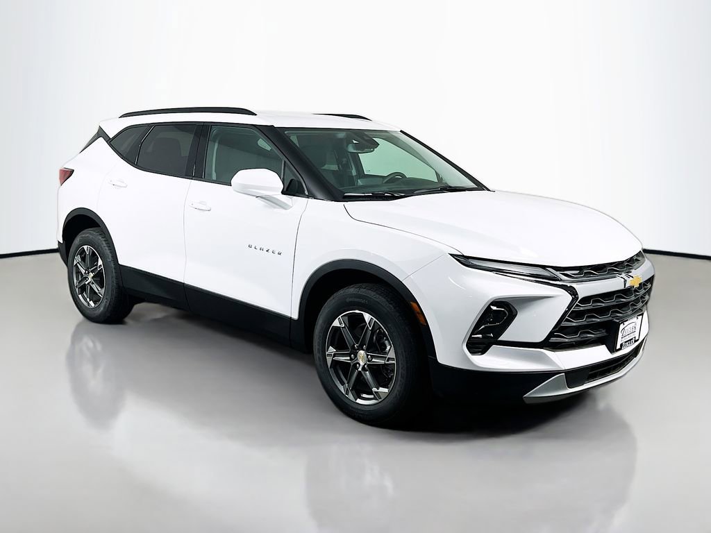 New 2026 Chevrolet Blazer LT image 3