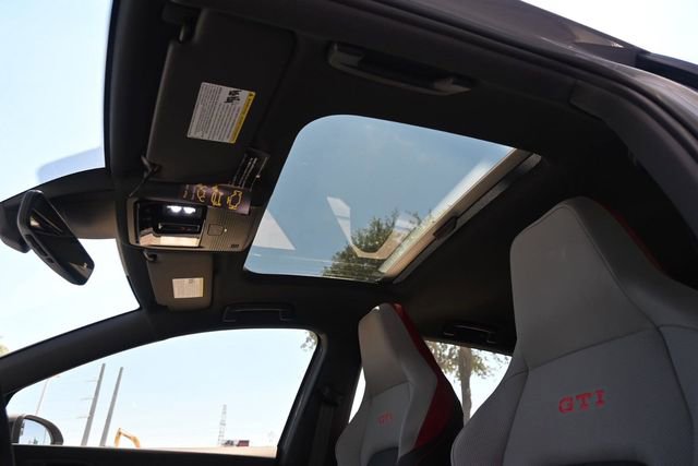 New 2025 Volkswagen GTI SE image 18