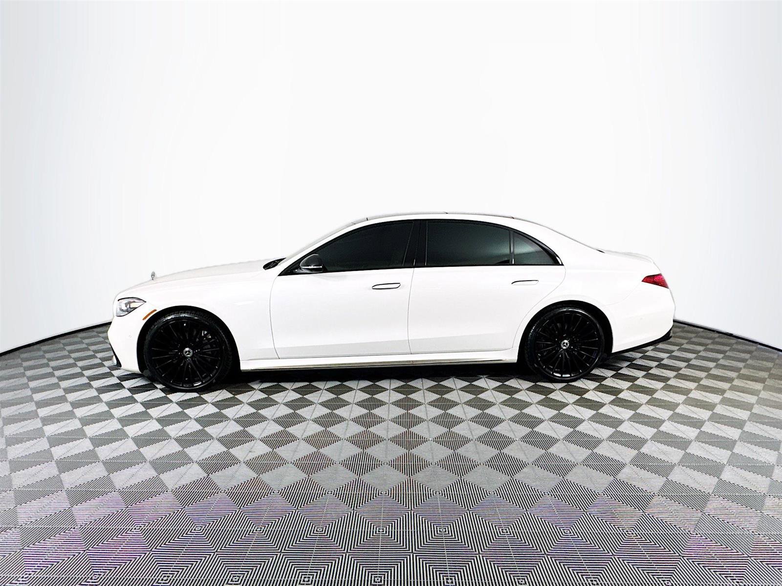 Used 2023 Mercedes-Benz S 500 4MATIC image 5