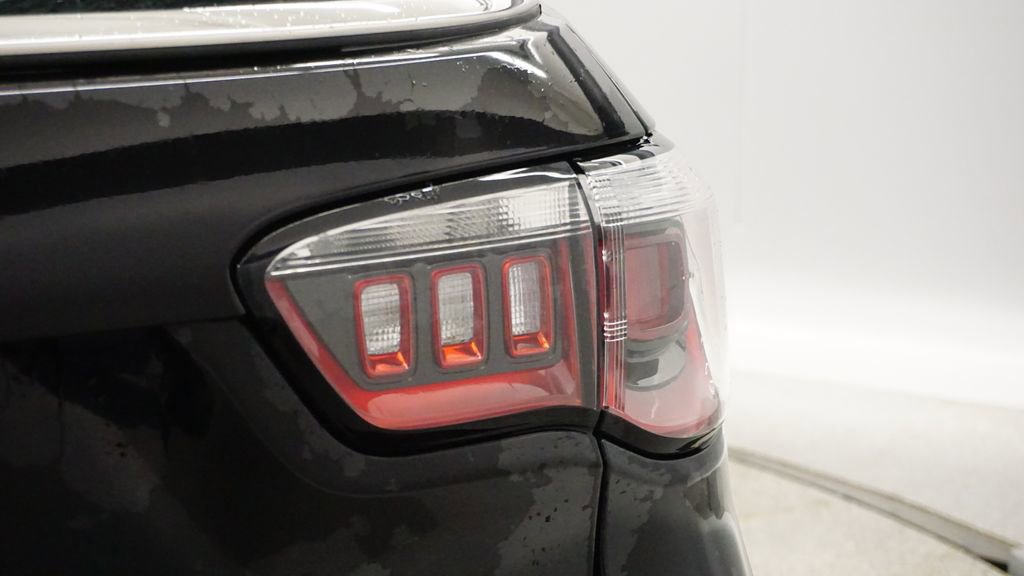 Certified 2019 Jeep Compass Limited image 14