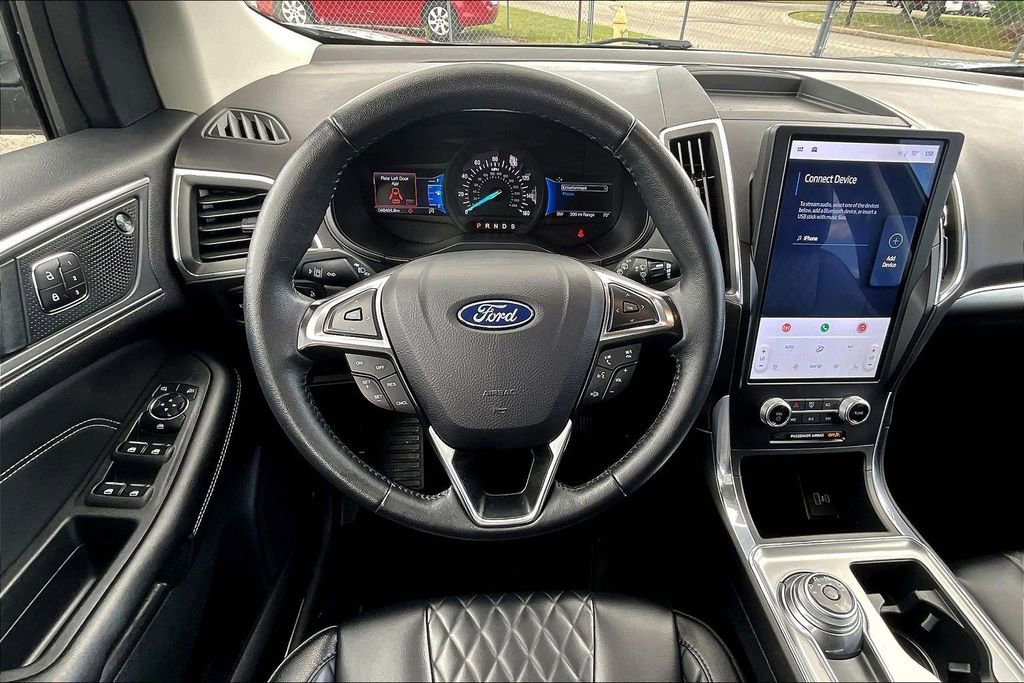 Used 2024 Ford Edge Titanium image 8