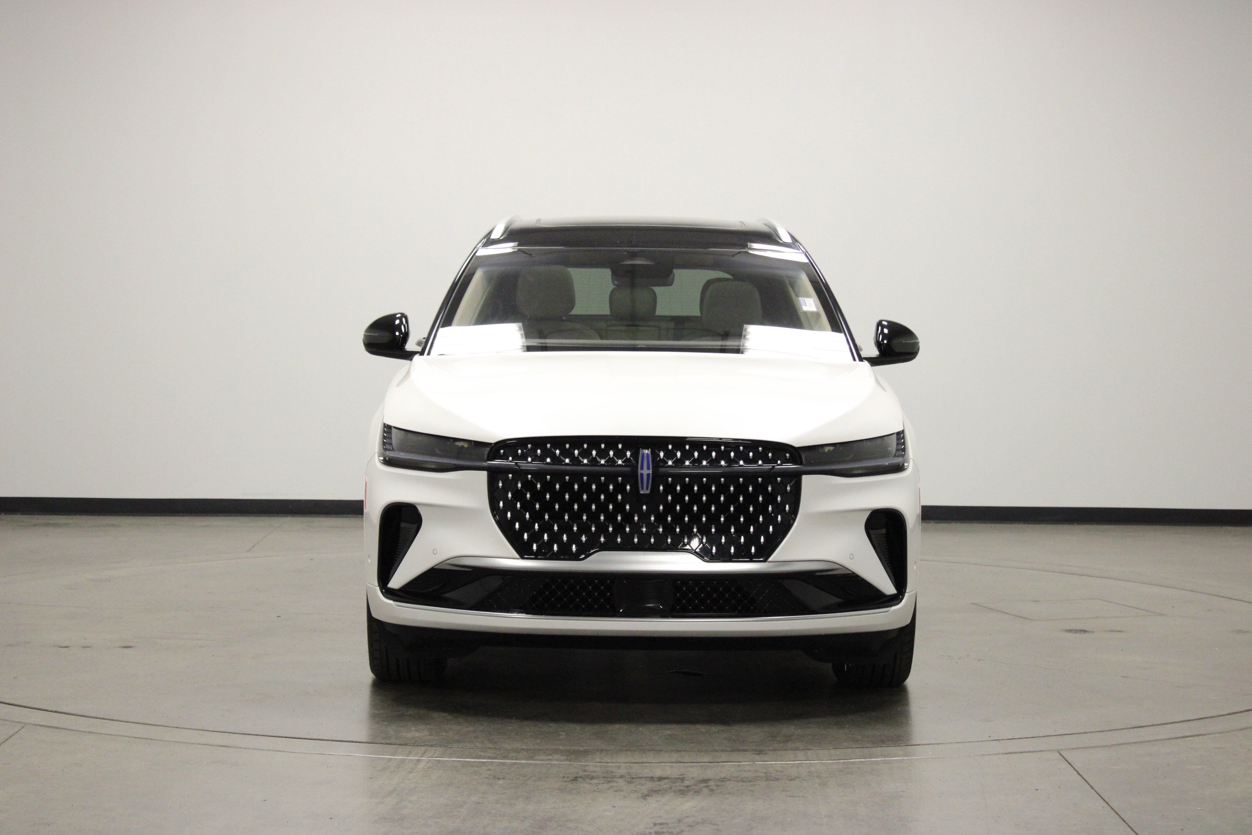 Used 2024 Lincoln Nautilus Reserve w/ Equipment Group 202A image 3