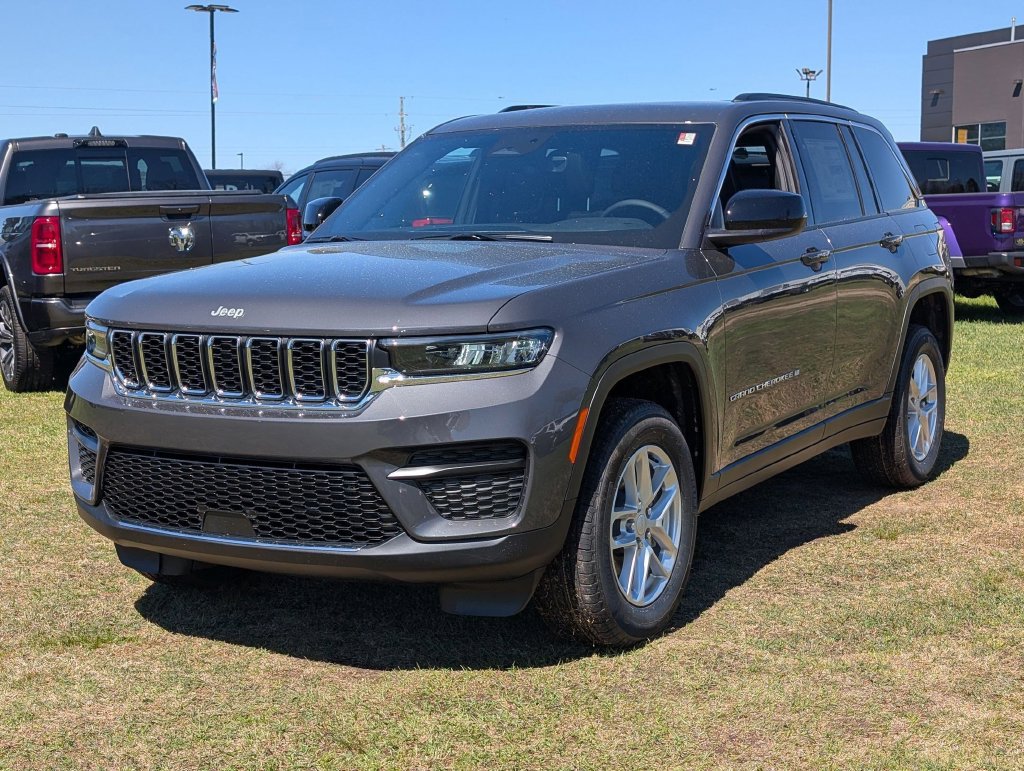 New 2026 Jeep Grand Cherokee Laredo X AWD/4WD image 4