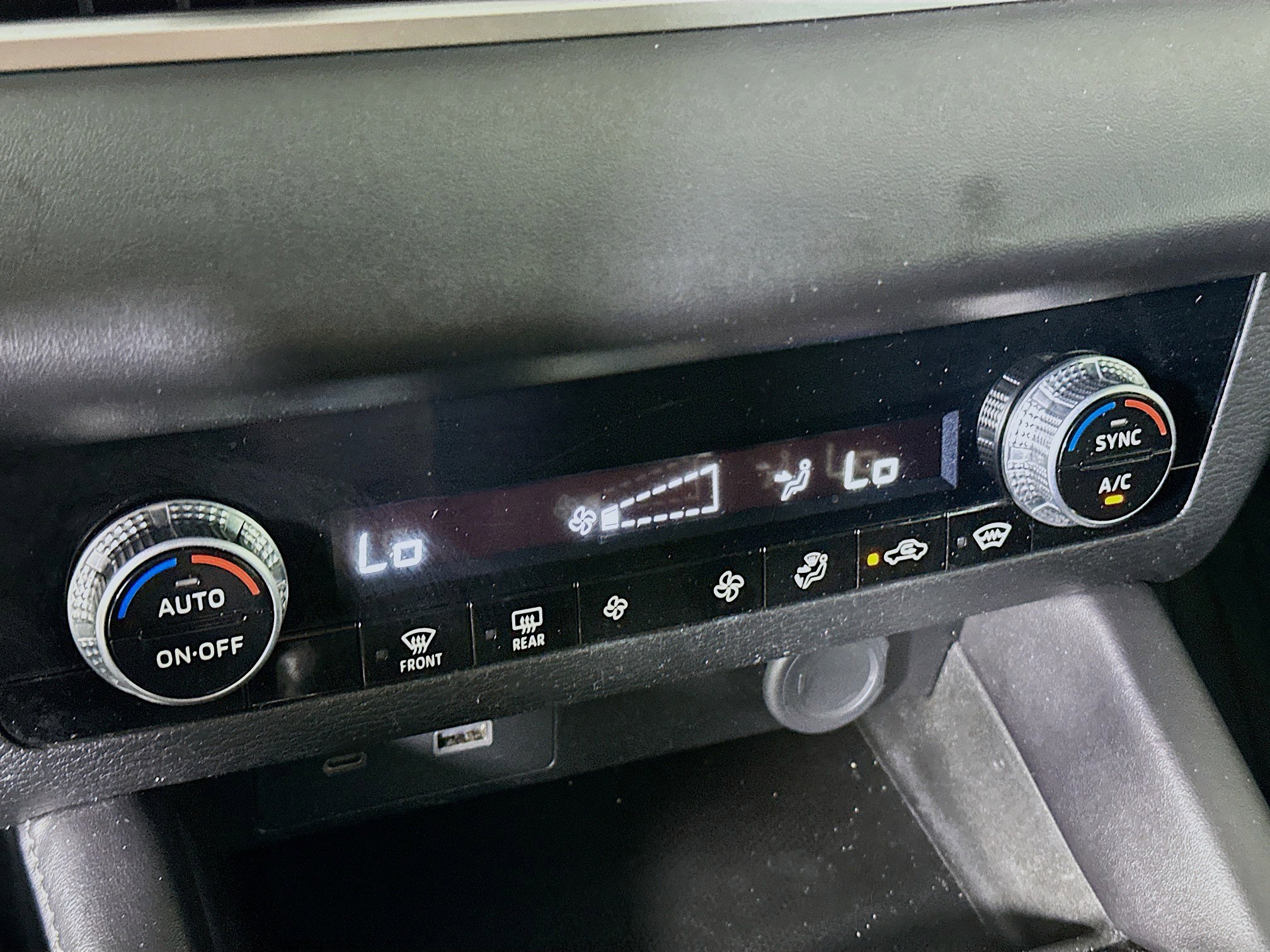 Used 2022 Mitsubishi Outlander ES image 23