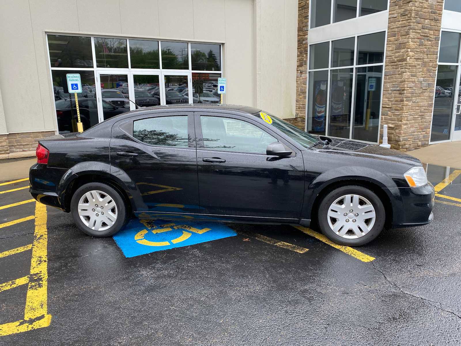 Used 2012 Dodge Avenger SE FWD image 14