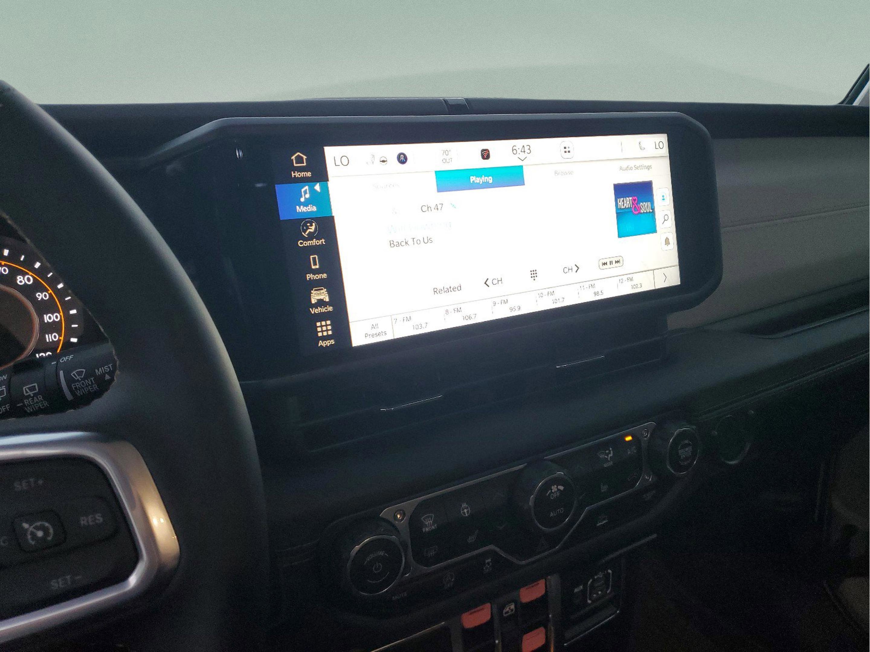 Certified 2024 Jeep Wrangler Sahara image 19