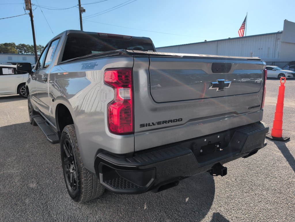 Used 2025 Chevrolet Silverado 1500 Custom Trail Boss w/ Dark Appearance Package AWD/4WD image 6