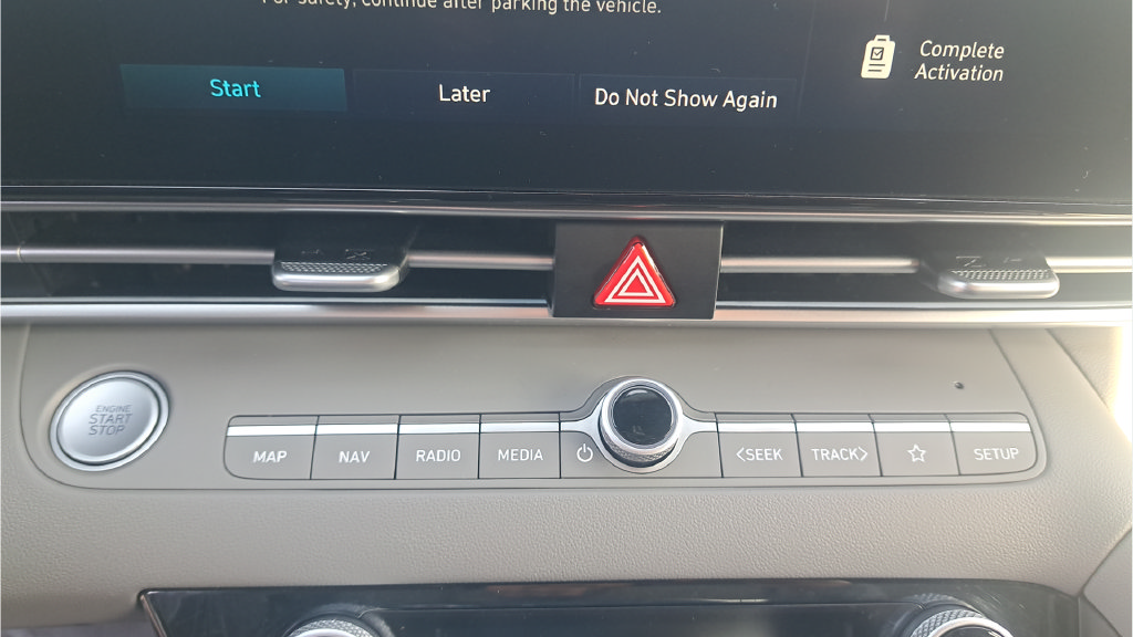 Used 2024 Hyundai Elantra SEL FWD image 33