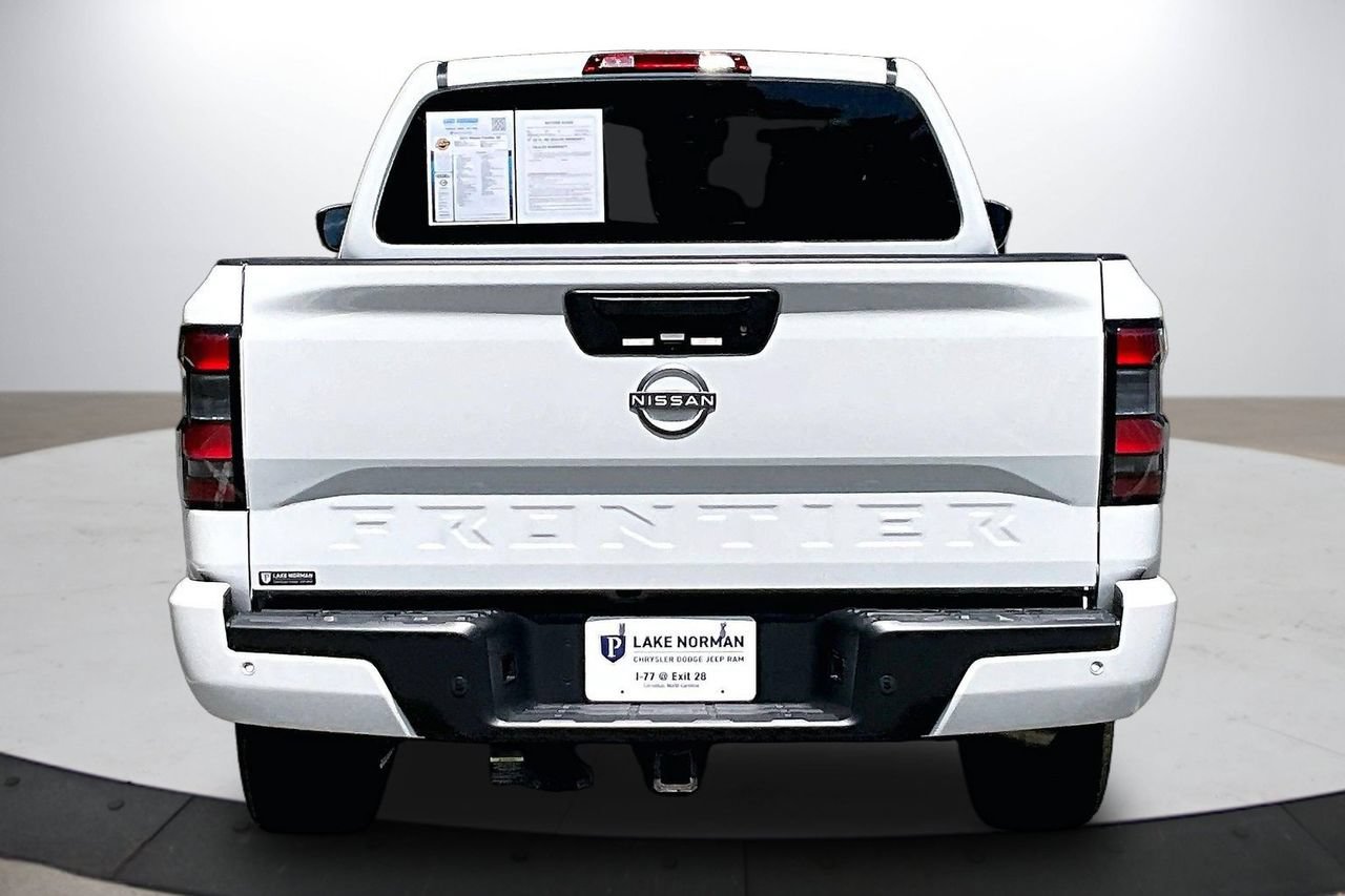 Used 2025 Nissan Frontier SV RWD image 8