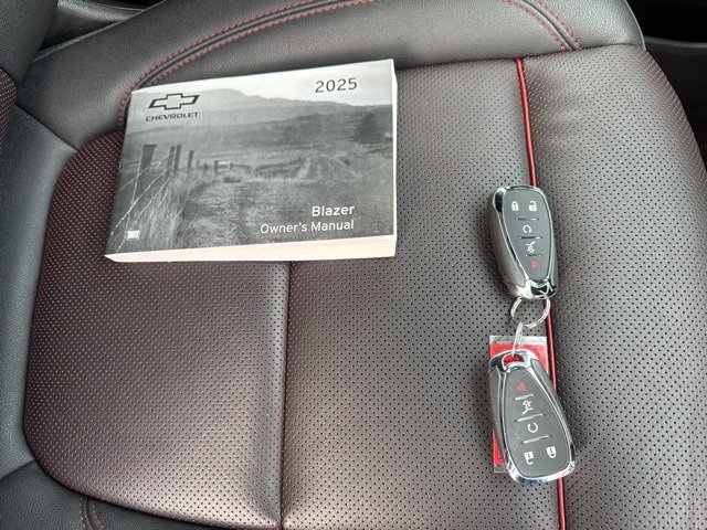 Used 2025 Chevrolet Blazer RS image 19
