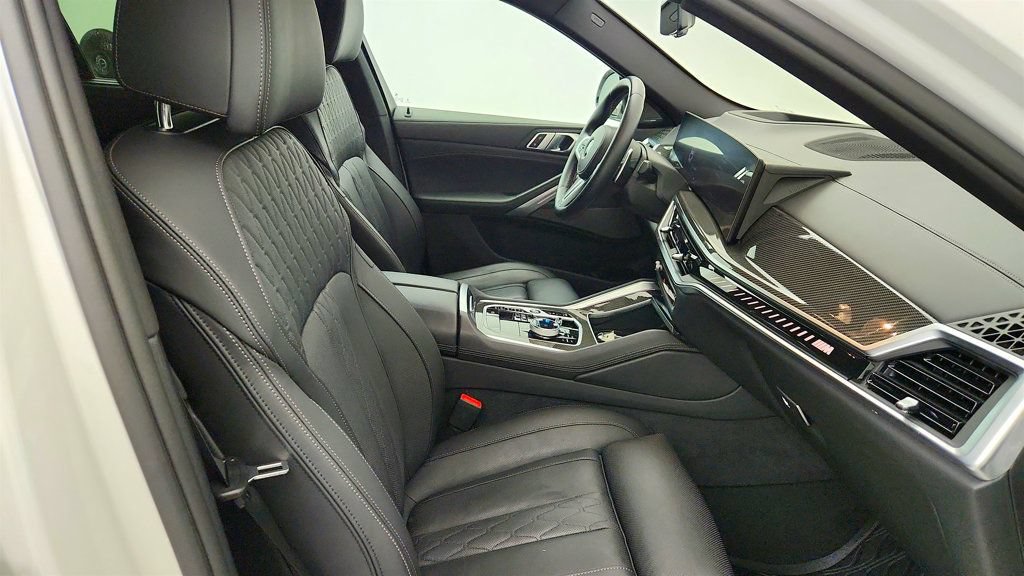 Used 2024 BMW X6 M60i AWD/4WD image 24