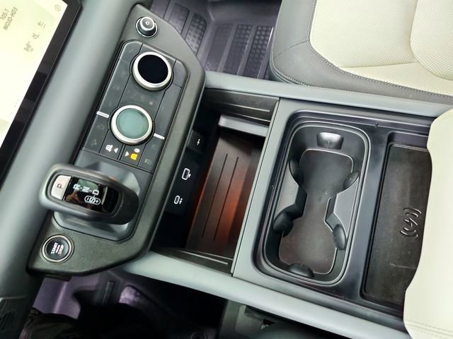 Certified 2023 Land Rover Defender 110 X-Dynamic SE image 26